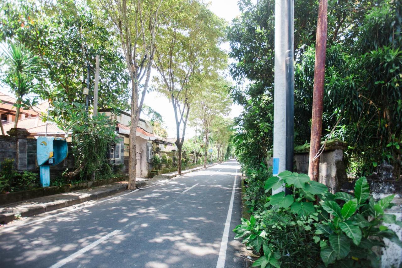 Donguri House Bali Bed & Breakfast Jimbaran Exterior foto